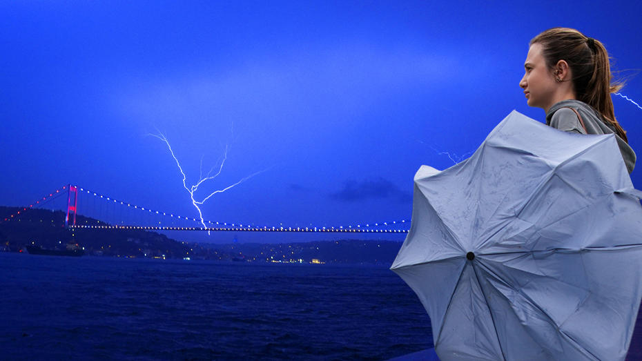 İstanbul'da Yaz Sıcağı Yerini Serin Yağmura Bırakıyor