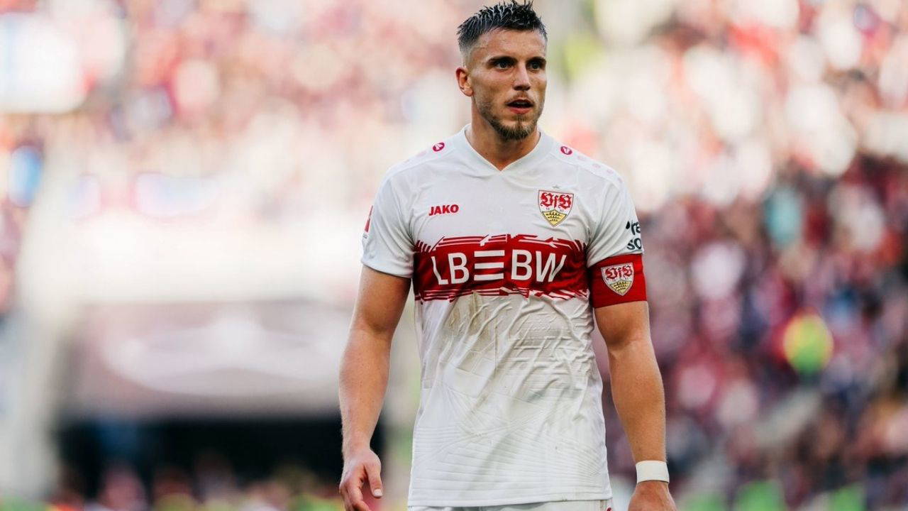 Ermedin Demirovic kimdir? Ermedin Demirovic kaç yaşında, nereli? Ermedin Demirovic hangi takımlarda oynadı? Ermedin Demirovic boyu kaç, hangi ayağını kullanıyor?