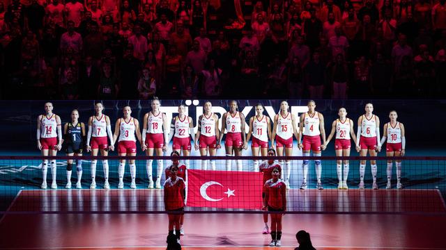 TRT Spikeri Cüneyt Kıran'dan Zoran Terzic'e Tarihi Yanıt! Canlı Yayında Gündem Olan Gönderme