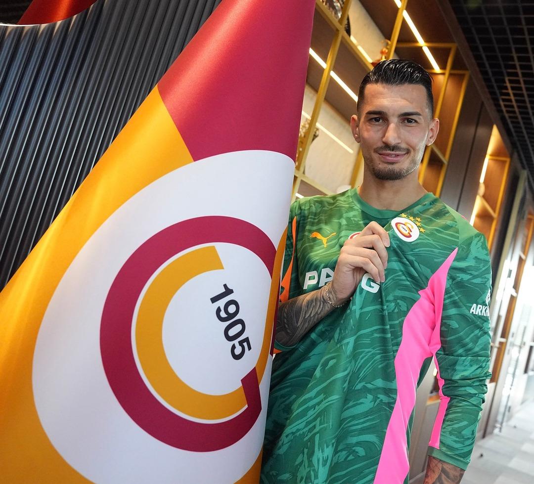 Galatasaray'ın efsanevi kalecileri, Uoğurcan Çakir'in videosunu paylaştı! Sosyal medyada patladı sarı kırmızıların paylaşılması ... 4