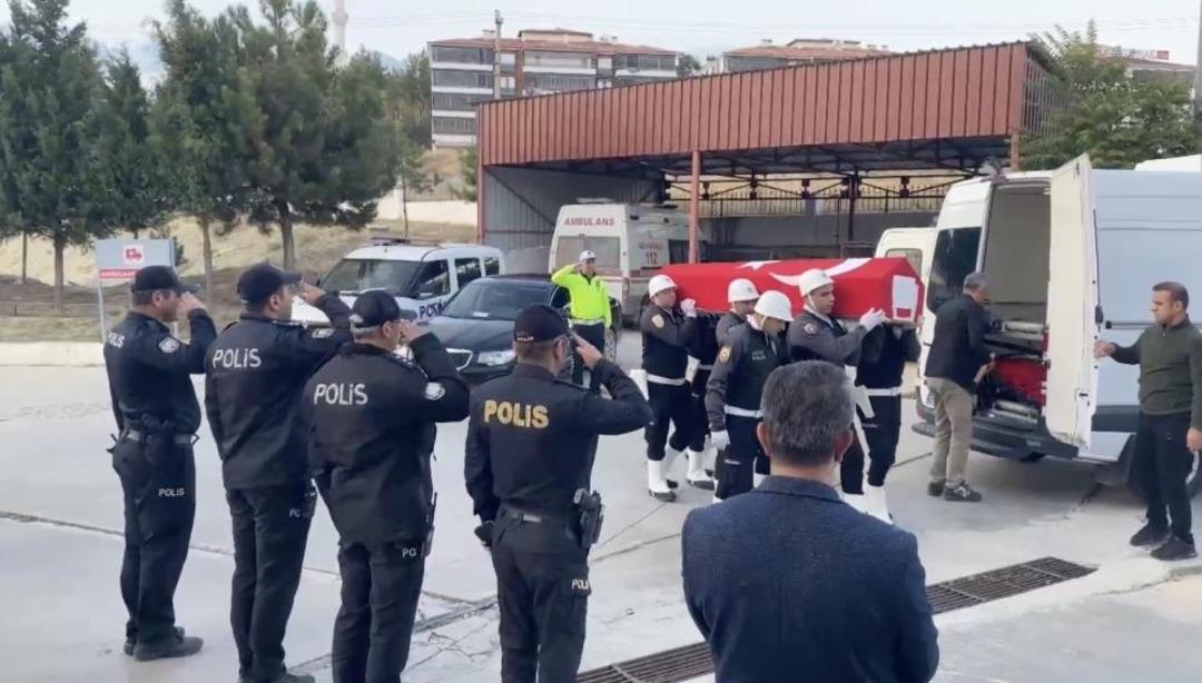 Hendek ve barikat operasyonlarının emektarıydı: Polis memuru kalp krizinden öldü 2