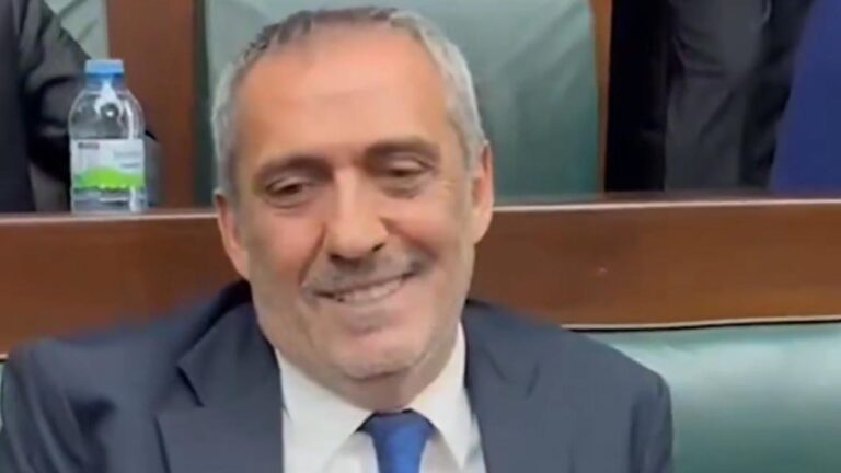 AK Parti Grup Toplantısı’nda Yavuz Bingöl sürprizi: Uzak kalamıyorum!